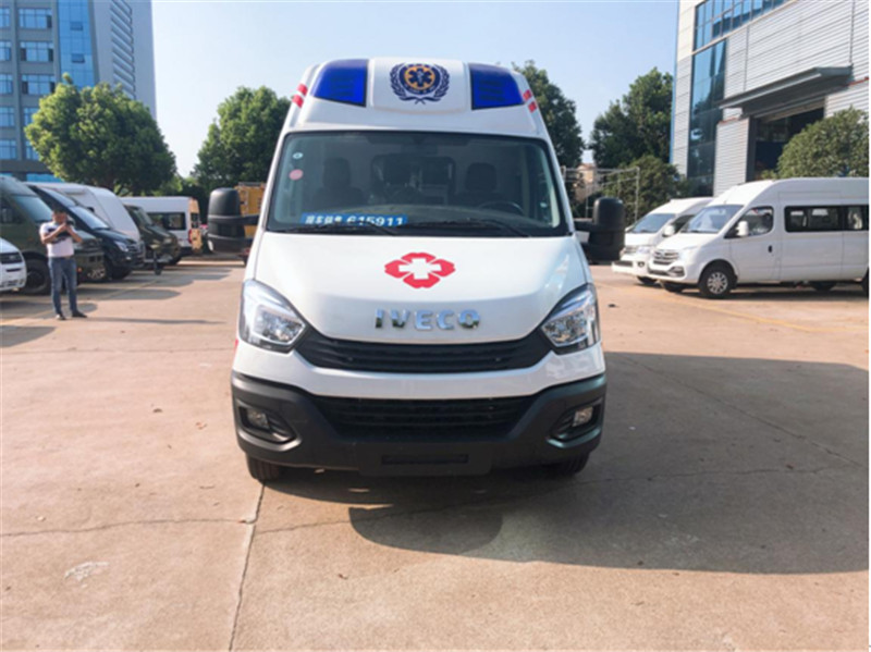 依維柯歐勝監護型救護車 (1).jpg